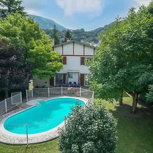  Hébergement de vacances Grand Saint-lary Centre Pour 15 Pers. Pouvant Accueillir Jusqu’à 17 Pers.